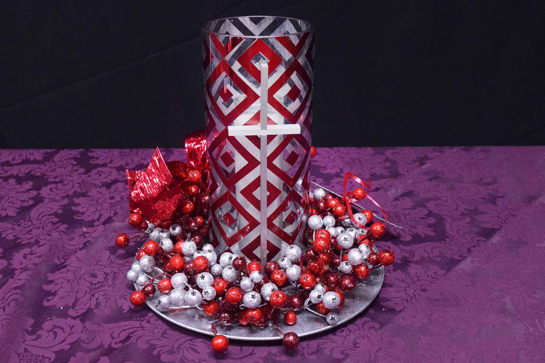 C4_--_Red_silver_with_candle_and_cross.jpg