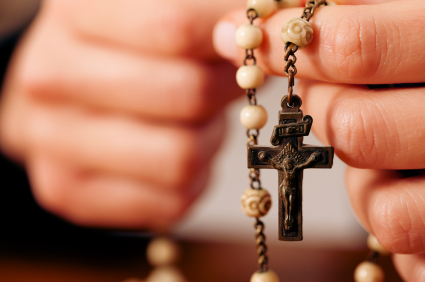 Praying_Rosary.jpg