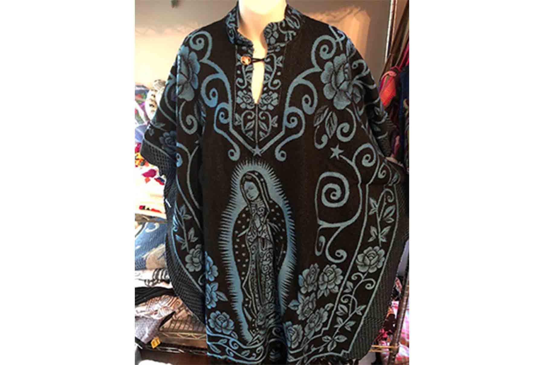 thumbnail_-_VJ19_-_OLG_-_Poncho_-_Alejandra's_Gift_shop_-_CCMLpic-v.jpg